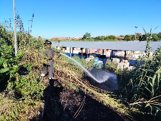 Grave incendio in zona Madonna del Freddo a Chieti: le fiamme lambiscono un’abitazione
