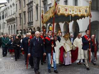 Francavilla al Mare, l’Amministrazione ’dimentica’ la processione del Corpus Domini