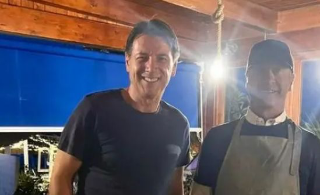 Una serata romantica a Francavilla al Mare per Giuseppe Conte e la compagna