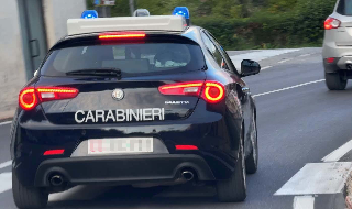Sedicenne aggredito e rapinato in viale Europa