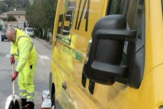 Francavilla al Mare, autocarro incastrato in un sottopasso: disagi alla viabilità in via Riccione